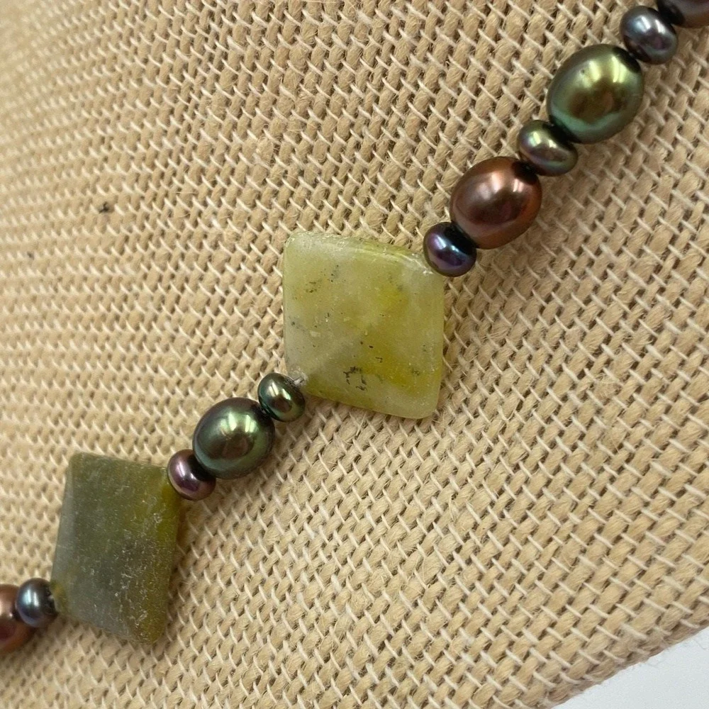 Flat Serpentine Gemstone Freshwater Pearls Sterling Silver Necklace & Earrings - Picture 5 of 10